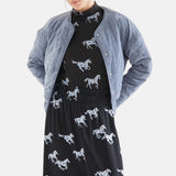Compañía Fantástica - 64C-12107 - Camiseta negra de manga larga con estampado de caballos - Mujer