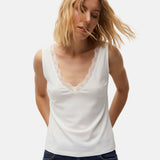 System Action - CTDTO711-1 – Top entallado blanco de tirantes con puntilla en el escote - Mujer