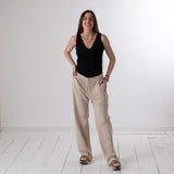 System Action - CTDTO711-40 – Top entallado negro de tirantes con puntilla en el escote - Mujer