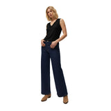 System Action - CTDTO711-40 – Top entallado negro de tirantes con puntilla en el escote - Mujer