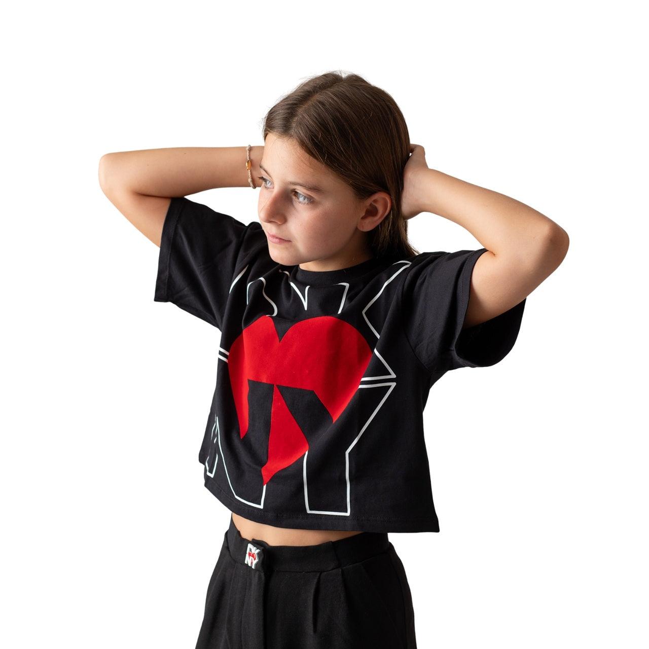 Camiseta negra DKNY para niña | Algodón ecológico y estilo urbano Konestilochic