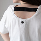 DKNY - D62624-10P – Camiseta blanca de manga corta de algodón orgánico con elástico en la espalda - Niña