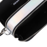 DKNY - D62639-111 – Bolso con aspecto metalizado y bandolera ajustable (11,5 x 17 x 5,5 cm.)