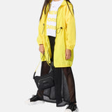 DKNY - D62641-09B – Bolso en símil liso con efecto goma con bandolera ajustable (15 x 20 x 7 cm.)