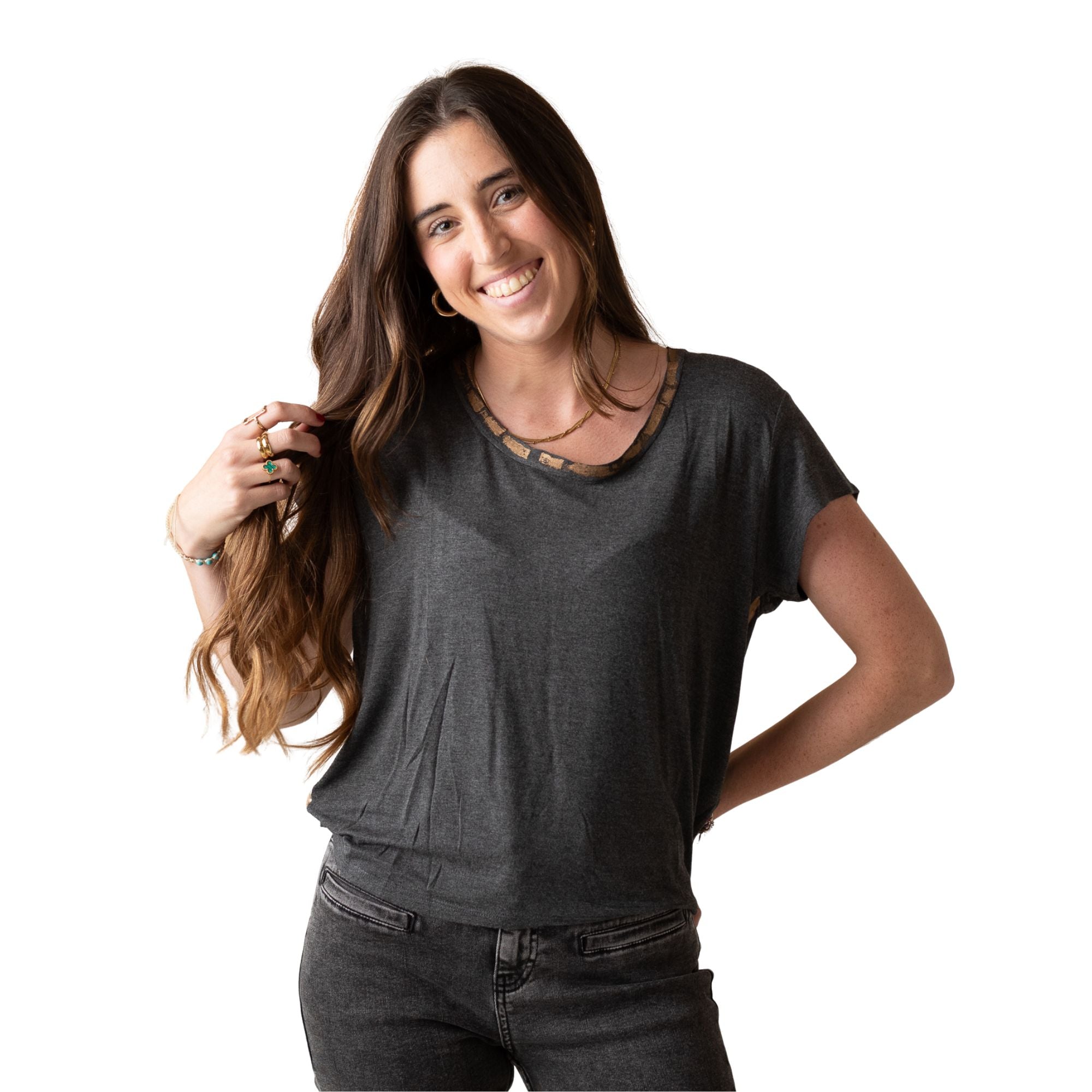 Camiseta gris con detalle foil de System Action para mujer Konestilochic