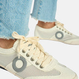 Aro – Joaneta Krust 3133 – Sneakers blancas veganas con empeine de gamuza y malla - Mujer