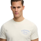 Superdry – Lo-Fi Dockside M1012353A-71D – Camiseta blanco roto de manga corta 100% algodón orgánico - Hombre