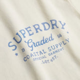 Superdry – Lo-Fi Dockside M1012353A-71D – Camiseta blanco roto de manga corta 100% algodón orgánico - Hombre