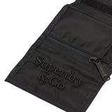 Superdry - Outdoor M9810389A-02A - Cartera negra con cierre de velcro y monedero con cremallera