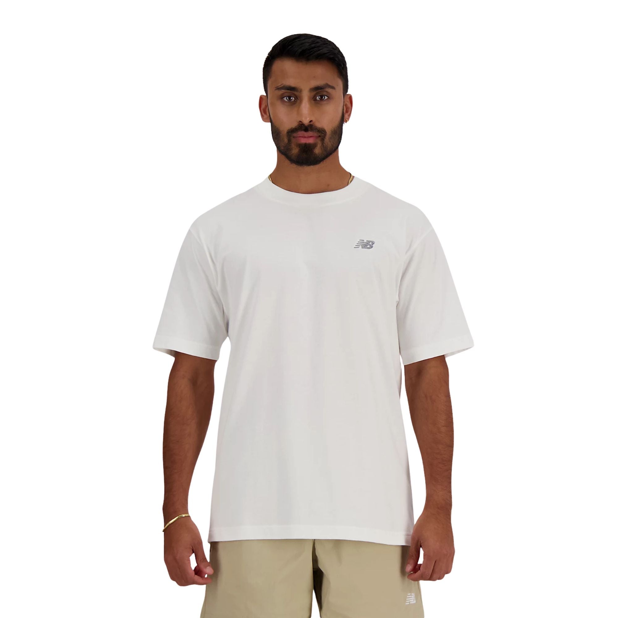 Camiseta blanca New Balance hombre – Sport Essentials algodón Konestilochic