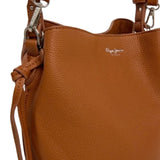 Pepe Jeans – Tyler Script PL0300110869 – Bolso bucket marrón con efecto piel con bandolera de quita y pon