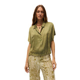 System Action - V26CA303-19 – Camisa verde de manga corta 100% viscosa - Mujer