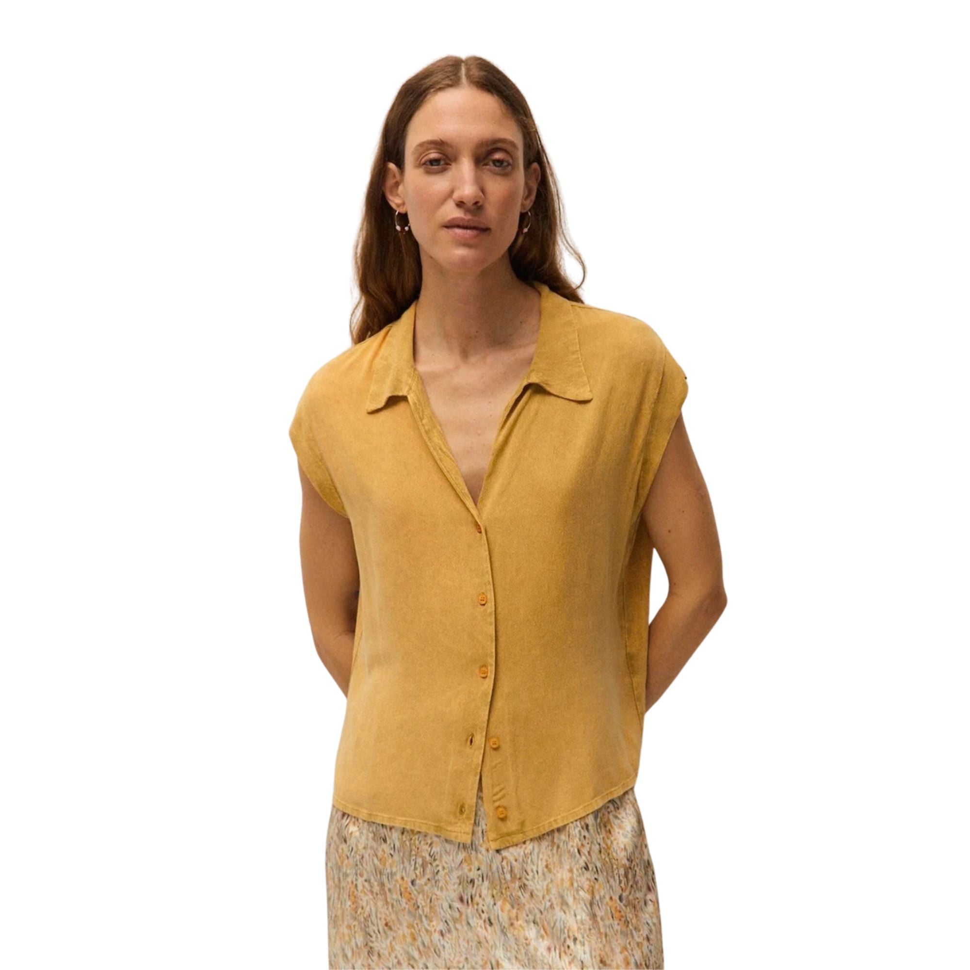 Camisa mostaza mujer System Action sostenible | Konestilochic