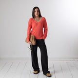 System Action - V26JE209-34 – Jersey coral con escote de pico con acabados acanalados - Mujer
