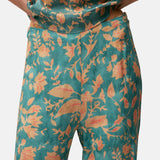 System Action - V26PA353-20 – Pantalón Capri verde con estampado floral 100% viscosa - Mujer