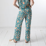 System Action - V26PA353-20 – Pantalón Capri verde con estampado floral 100% viscosa - Mujer
