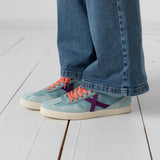 System Action - V26PT101-5 – Pantalones vaqueros azules flare con bolsillos delanteros - Mujer