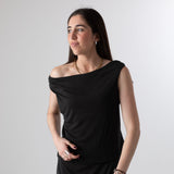System Action - V26TO202-40 – Top negro fluido de modal con escote drapeado - Mujer
