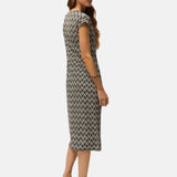System Action - V26VE361-40 – Vestido negro estampado de manga corta con frunces - Mujer