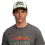 Superdry - W9010176A-KFG – Gorra trucker verde ajustable con panel trasero de malla y visera curvada
