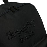 Superdry - Company Logo W9110458A-16A - Mochila negra con espacio para portátil (45x30x15 cm.)
